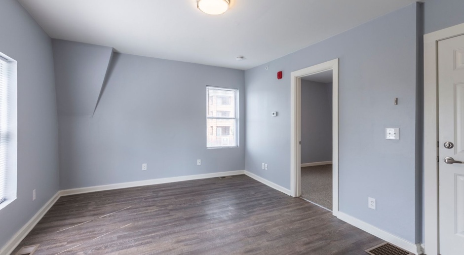Minutes from Downtown, Blackstone, Dundee in the Heart of Midtown!