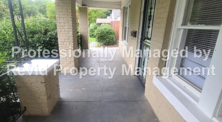 Spacious 3 Bedroom Close to the University of Memphis