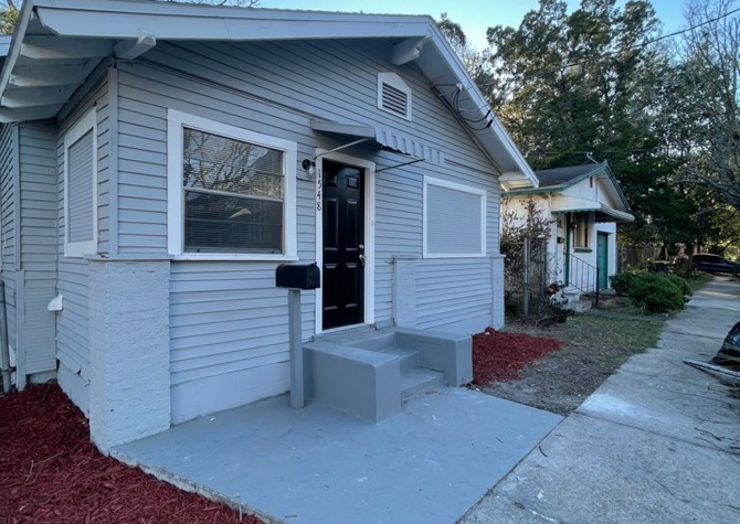 Houses Near Renovated 3/2 Single Family Home Available Now!