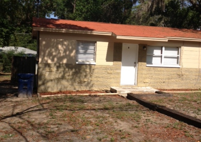 Houses Near 10111 N ASTER AVE - A TAMPA, FL 33612