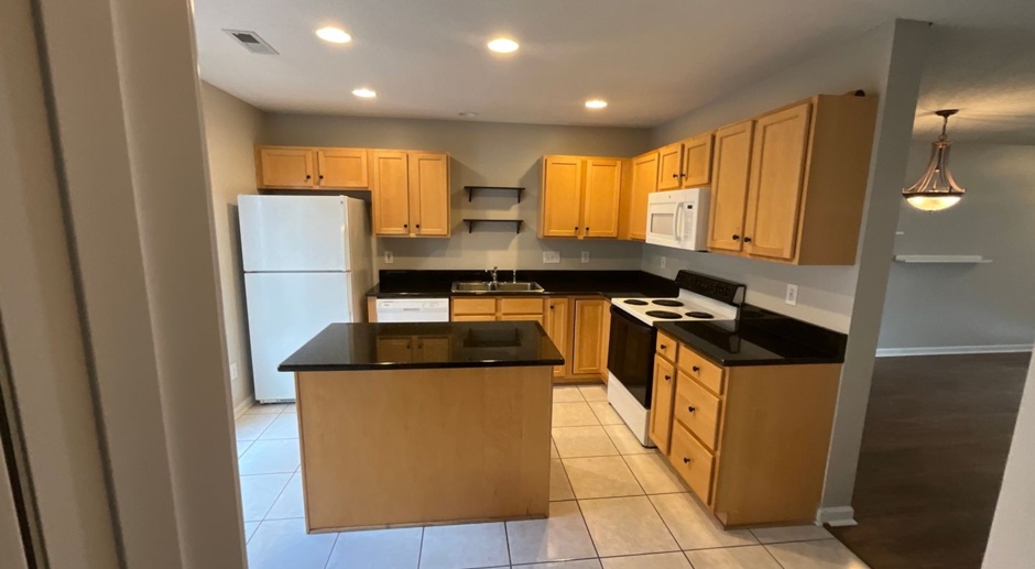 Move In ready! 2 BR / 2.5 BA Townhome 