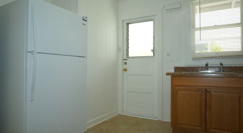Convenient Moiliili 2 Bedroom, 1 Bathroom House with A/C and Parking