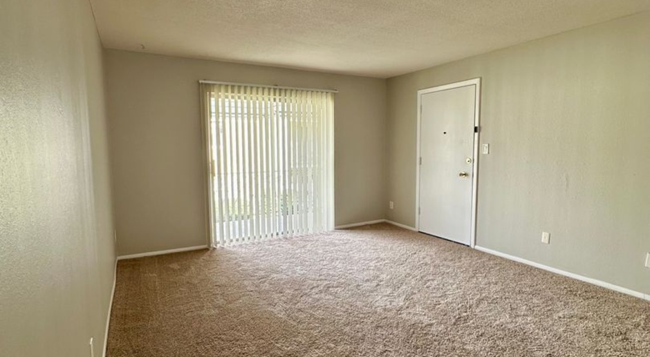  Location , Location this one  bedroom one bath  apartment close to shopping and dinning 