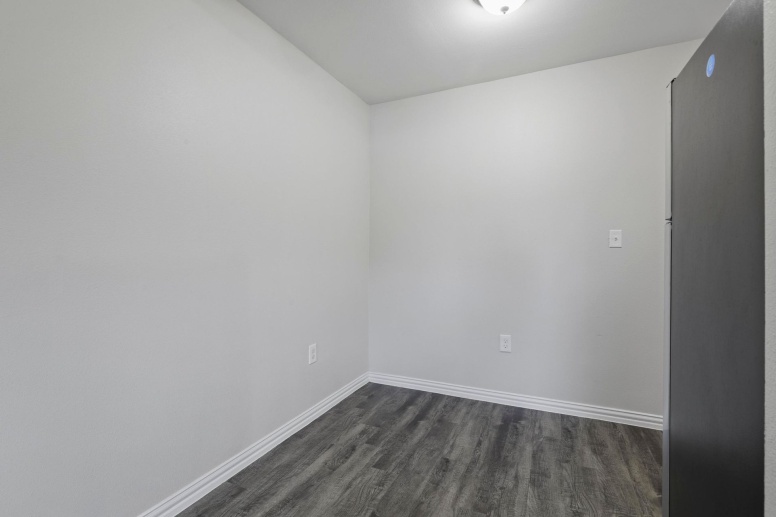 Oak Street Flats: $0 Deposit* Limited Time Offer Ranch Style Fully Remodeled Come Check Us Out
