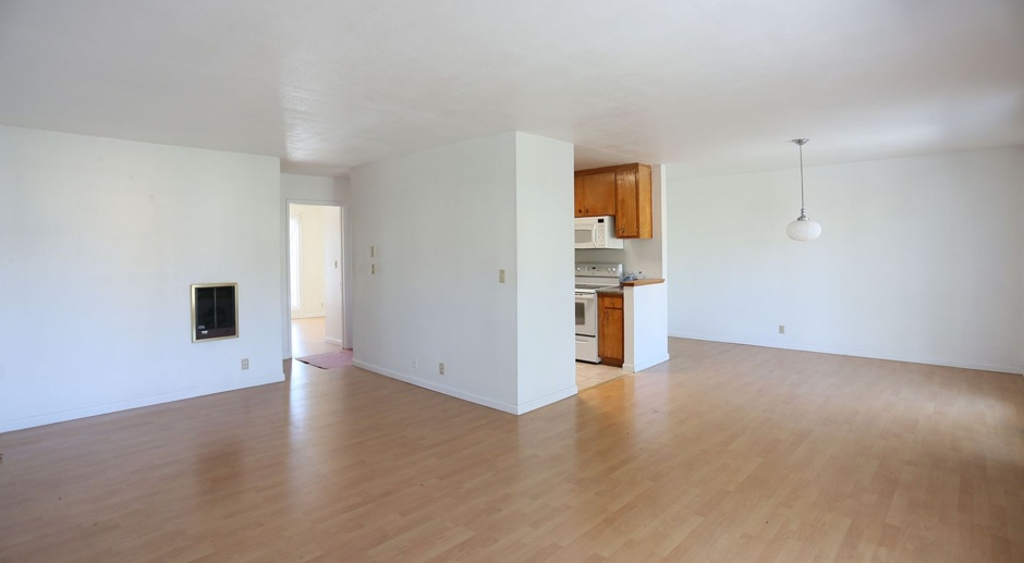  Top floor 3BR/2BA penthouse, Two decks, In-unit storage, Fabulous view of the Oakland skyline (166 Athol Ave #402)
