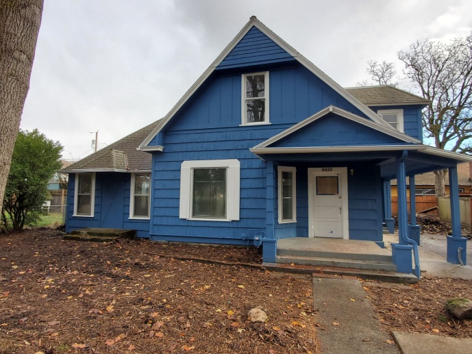 ** Charming 2 Story *Newly Renovated***