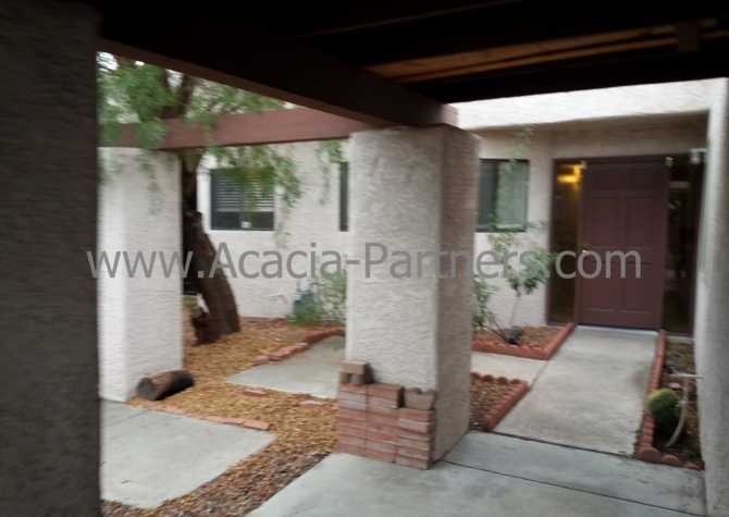 Houses Near Gated Winterhaven Townhome