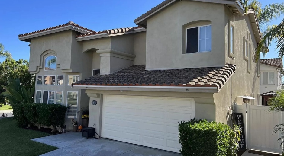Spacious 5 Bedroom/3 Bath 2 Story Home in Gated Community Close to Everything