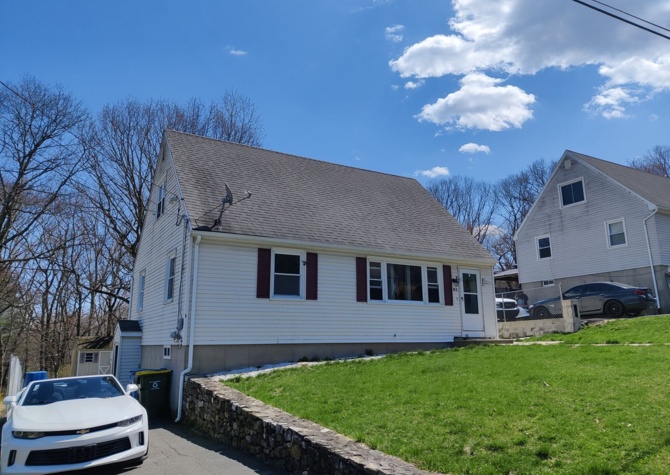 Houses Near BEAUTIFUL Waterbury Cape w/ 4 Bedrooms, 2 Baths, Off-St Parking & Much More 