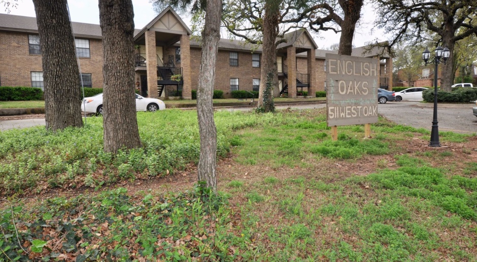 FOR LEASE! 2 BR - 1 BA Upstairs Unit at the English Oaks Apartments