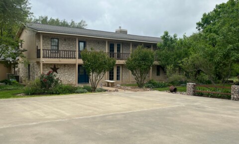 Houses Near Temple College  4 bedroom 3 full bathrooms and 2 half bathrooms country home! for Temple College  Students in Temple, TX