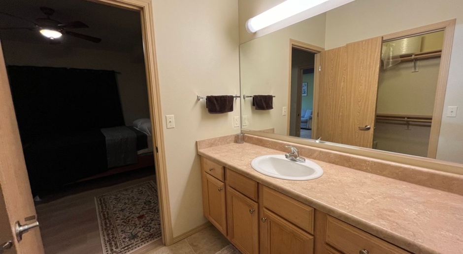 Fully Furnished 2-Bedroom Condo in Darby Estates