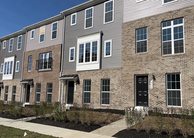 Houses Near Brand New Townhouse in Cranberry!