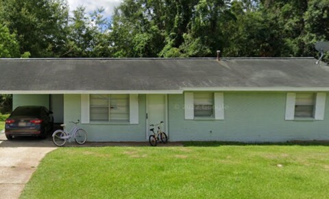 Houses Near Carey 3 bedroom 1 bath home available for rent for William Carey University Students in Hattiesburg, MS