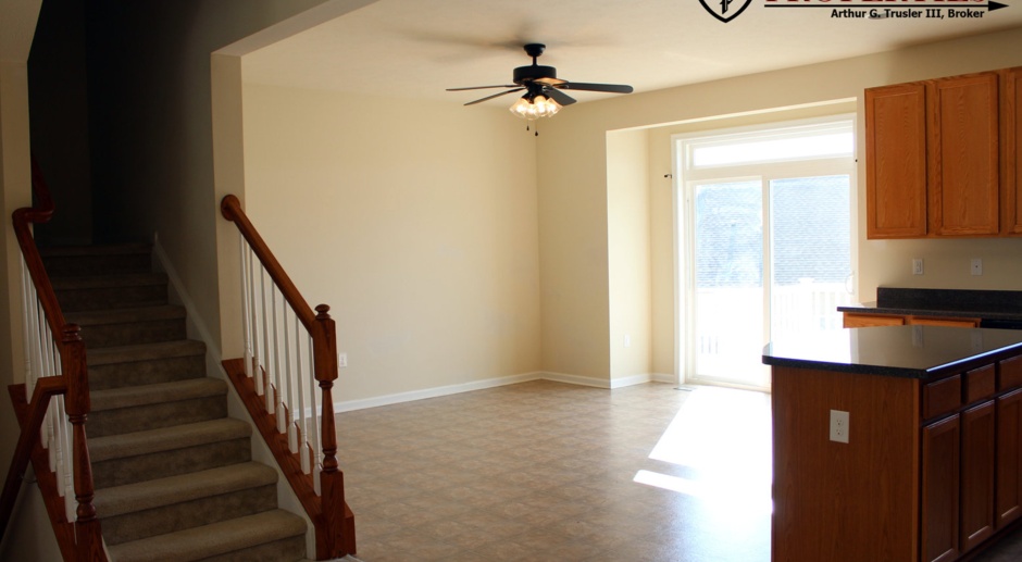 3 bed/2.5 bath Townhouse in Suncrest Village- Available 06/04/2024