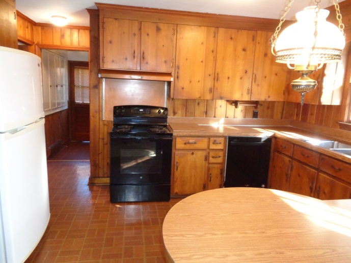Nice!-Spacious Brick Ranch with 3-4 Bedrooms