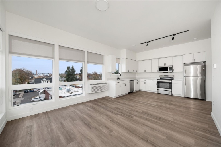 Modern Brand New Apartments with Views / Gym / in unit laundry. Corner Unit!