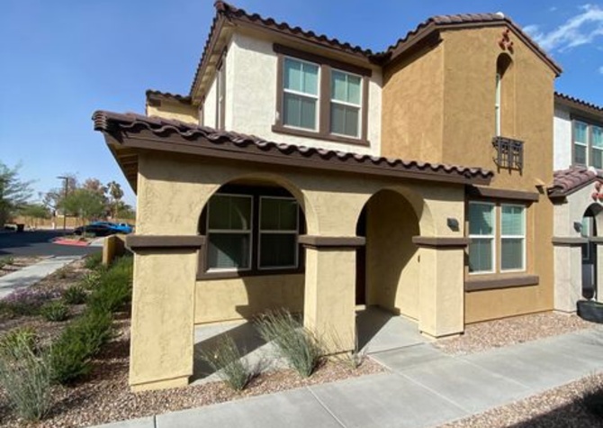 Houses Near Newer 4 bedroom Home in Tempe