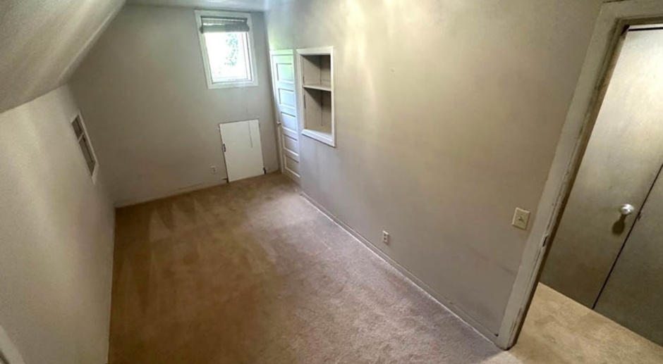3 bed 1 bath, Month to Month in the middle of it all 