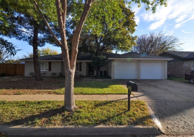 Houses Near Beautiful 4 Bed 2.5 Bath in South Lubbock!