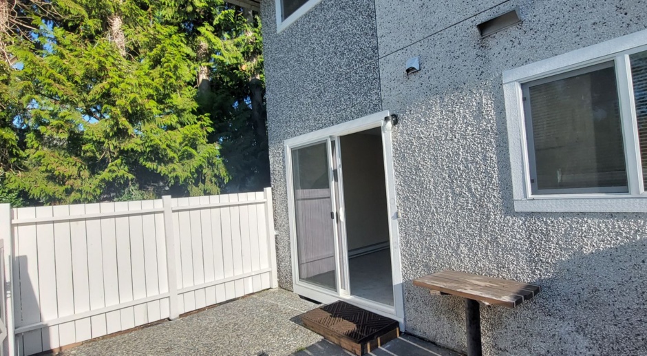 Two Bedroom Townhouse Style Unit Near Downtown Fairhaven!