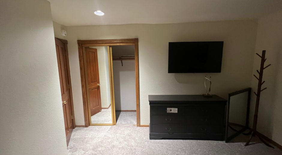Nice remodeled lower unit available now!