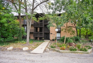 BR for rent at 4lakes in Lisle 