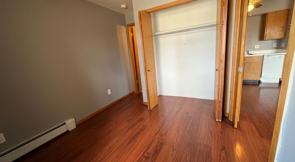 Charming Mapleton Ave. 1 Bed/1 Bath Condo - Available NOW!