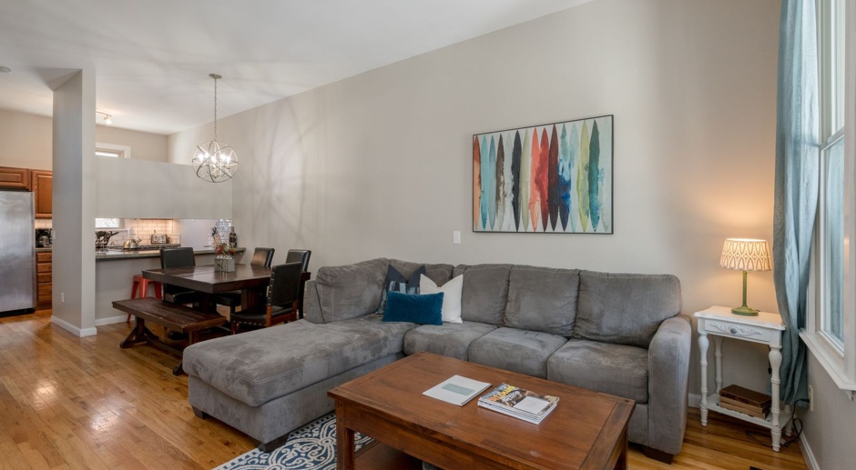 2 Bed, 1 Bath Townhome in Lafayette Square! 