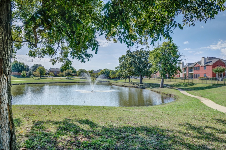 Lakeside at Coppell Apartments