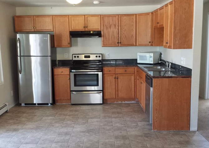 Houses Near 4 bed/1.5 bath in Greeley, CO! Pre-leasing for September! 
