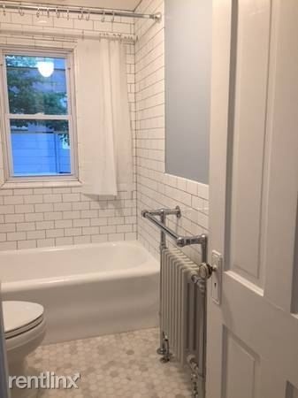 Gorgeous 2 Bed Apt 1st Fl. in Private Home- Small Pets- Parking- W/D- Located in Pleasantville