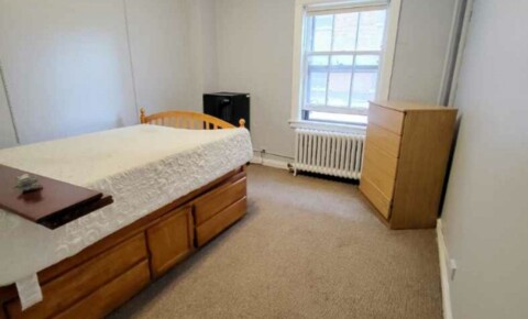 Sublets Near CCSJ 1 Bedroom Sublease in Hyde Park for Calumet College of Saint Joseph Students in Whiting, IN