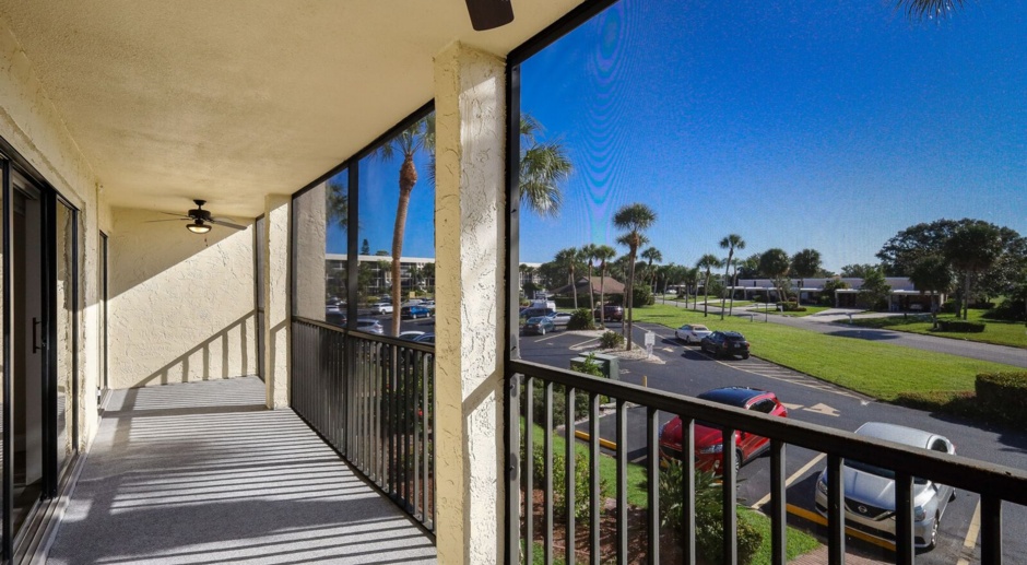 Two Weeks Free for May 3 Lease Start - 2/2 Condo near IMG Golf Course