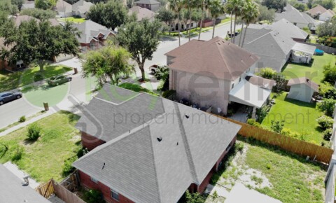 Houses Near STC Beautiful Spacious  3b/2 bath home in McAllen! for South Texas College Students in McAllen, TX