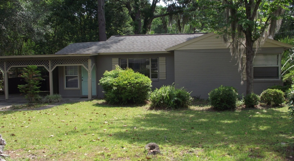 3 BR House in Pine Haven!