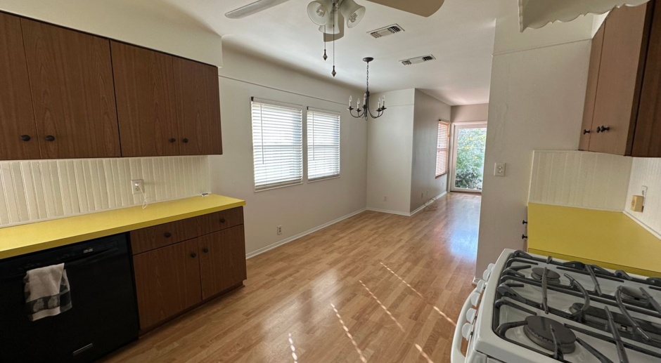 Lovely Family Home near Virginia Country Club in Bixby Knolls