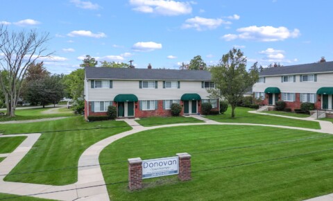 Houses Near WCC Donovan Townhomes for Washtenaw Community College Students in Ann Arbor, MI
