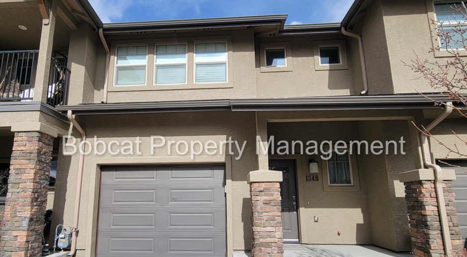 2 Bed, 2.5 Bath Townhome with the Option to Rent Furnished or Unfurnished 