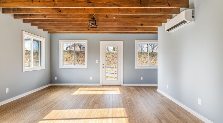 Newly-Built 2-Bedroom Home in North Asheville near Elk Mountain Road