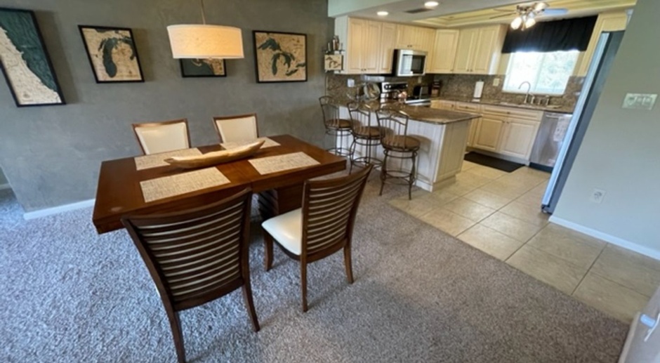 THE LANDINGS in FORT MYERS:  2 BR - 2 BA plus Den renovated condominium with country club membership!
