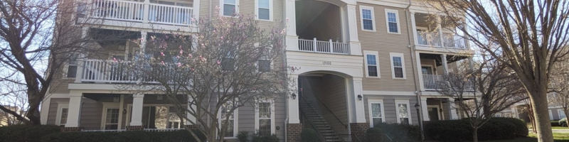 Beautifully maintained ground level condo in Germantown ready for you! 