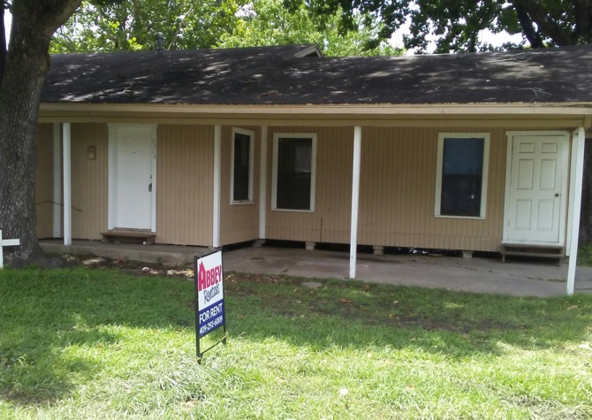 Houses Near 2014 4th St Port Neches TX  77651 2 Bed 1 Bath $685
