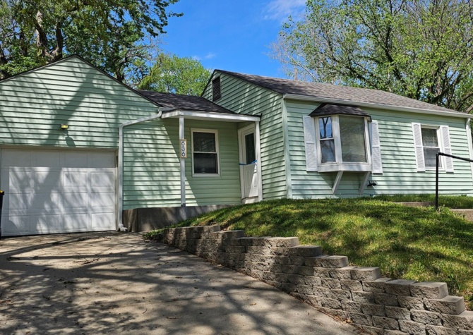 Houses Near AVAILABLE NOW - Great SF in KC