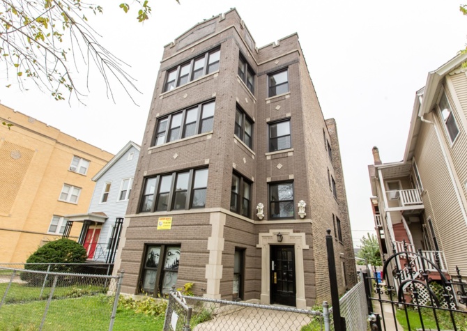 Apartments Near GINORMOUS Condo Quality 4BED/2BATH in Logan Square! Central Air! In-Unit Laundry!