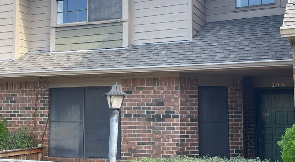 College Station 3 bedroom - 2.5 bath townhome with detached garage. 