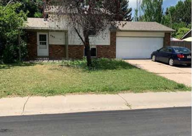 Houses Near 3 bed/1.5 bath home with hardwood floors, large yard and lots of storage