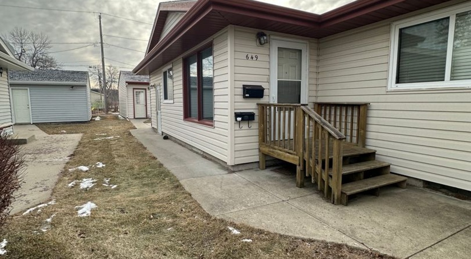 649 8th Ave SW, Unit B Valley City, ND 58072