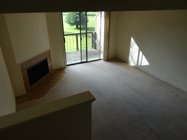 Spacious Two Story Townhouse 
