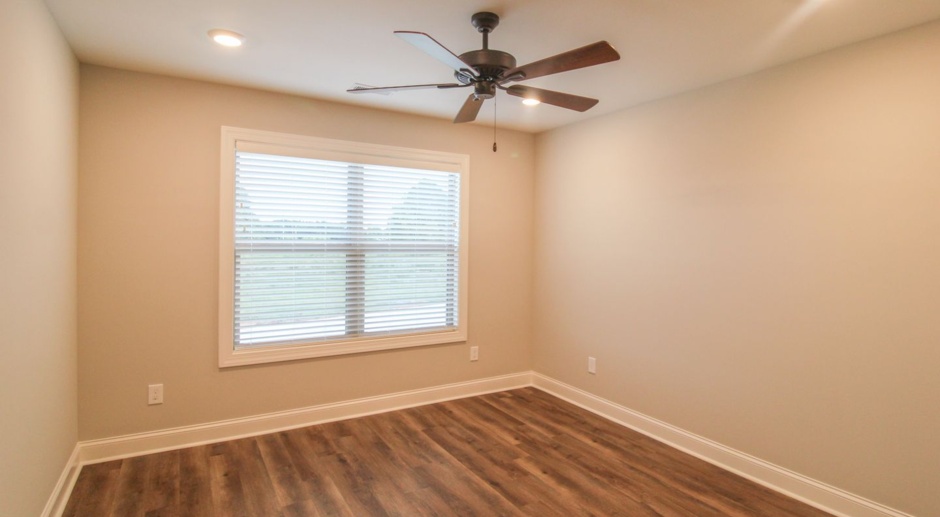 New 4 BR Corner Unit Townhome at Lucas Ferry Townhomes in Athens City!